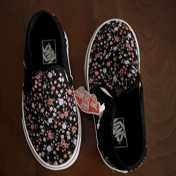 Vans Classic Sneakers Black with Flowers NWT - Picture 1 of 4